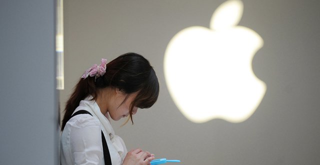 从财务数据来看，中国市场对苹果的重要性不言而喻，上季度中国占其海外销售销售额36%