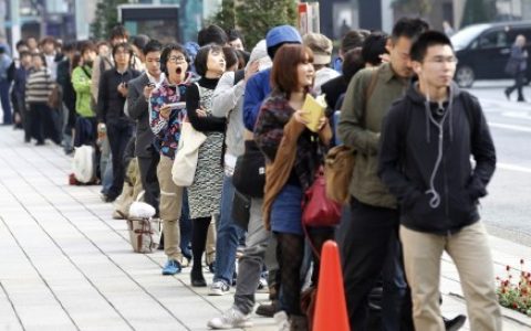 中国低收入人群持续倾家荡产买 iPhone