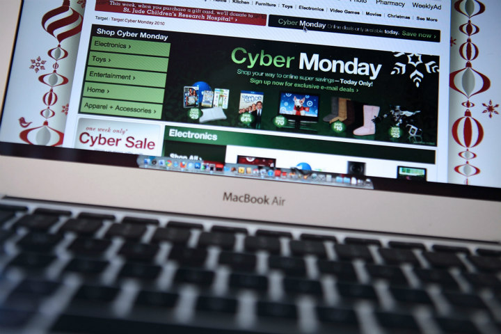 1480247201-2369-cyber-monday-sign
