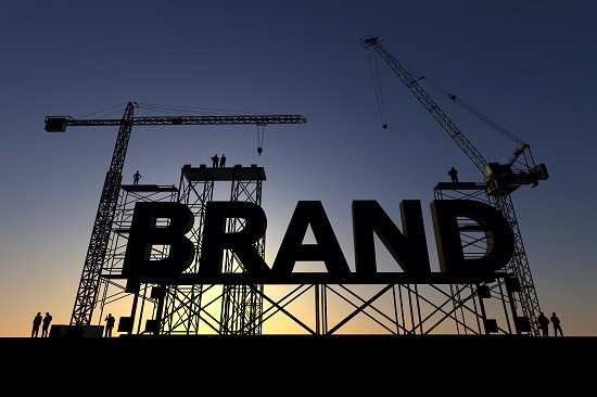 “潮经济”的品牌营销和消费模式具有哪些特点？