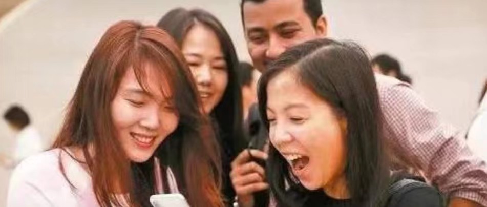 独家:除了盲盒、B站和特斯拉,95后们用“败家”引领未来10年营销新趋势