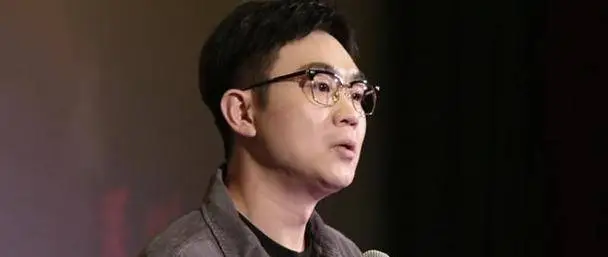 地产圈高管被裁，全家靠小三养活！